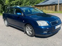 Mörkblå Begagnad 2004 Toyota Avensis Kombi | 19 900 kr (Marknadspris)