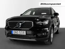 Svart Begagnad 2021 Volvo XC40 Momentum SUV | 295 000 kr (Marknadspris)