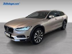 Grå Begagnad 2024 Volvo V90 CC Plus Kombi | 469 800 kr (Marknadspris)