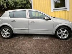Grå Begagnad 2009 Opel Astra Halvkombi | 15 000 kr (Bra pris)