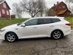 Vit Begagnad 2017 Kia Optima GT-Line Kombi | 180 000 kr (Marknadspris)