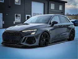Grå Begagnad 2023 Audi RS3 Halvkombi | 730 000 kr (Dyr)