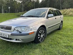 Grå Begagnad 2001 Volvo V40 Kombi | 3 000 kr (Superpris)
