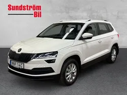 Vit Begagnad 2021 Skoda Karoq Business Line SUV | 239 900 kr (Marknadspris)