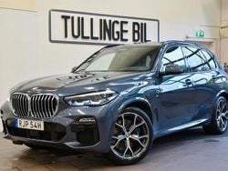 Grå Begagnad 2019 BMW X5 M Sport SUV | 519 800 kr (Marknadspris)