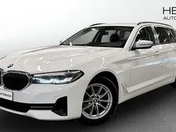 Vit (white) Begagnad 2022 BMW 520 Kombi | 248 700 kr