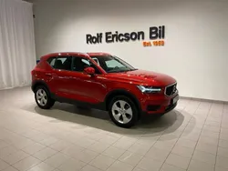 Röd Begagnad 2022 Volvo XC40 Momentum SUV | 309 500 kr (Marknadspris)