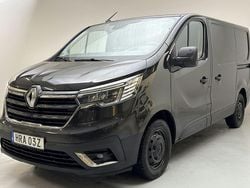 Svart Begagnad 2023 Renault Trafic Van | 210 000 kr (Superpris)