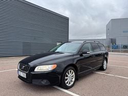 Svart Begagnad 2007 Volvo V70 Momentum Kombi | 49 900 kr (Marknadspris)