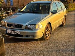 Grön Begagnad 2004 Volvo V40 Kombi | 24 000 kr (Marknadspris)