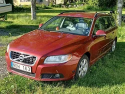 Röd Begagnad 2013 Volvo V70 Momentum Kombi | 65 000 kr (Superpris)
