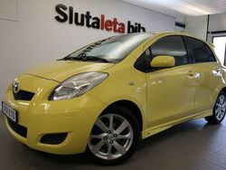 Ljusgul Begagnad 2009 Toyota Yaris Halvkombi | 64 900 kr (Dyr)