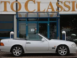 Vit Begagnad 1991 Mercedes SL300 Cab | 185 000 kr