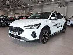Vit (frozen white) Begagnad 2023 Ford Focus Active Halvkombi | 269 800 kr (Bra pris)