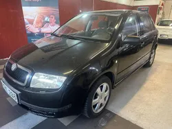 Svart Begagnad 2002 Skoda Fabia Halvkombi | 19 900 kr