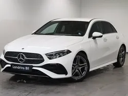 Vit (polarvit) Begagnad 2024 Mercedes A200 Advanced Halvkombi | 379 000 kr (Dyr)