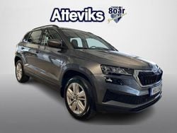 Grå Ny 2024 Skoda Karoq SUV | 352 300 kr (Marknadspris)