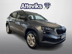 Grå Ny 2024 Skoda Karoq SUV | 352 300 kr (Marknadspris)