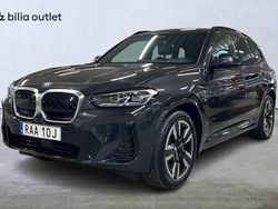 Grå Begagnad 2022 BMW iX3 SUV | 419 900 kr (Marknadspris)