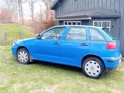 Blå Begagnad 2002 Seat Ibiza Halvkombi | 9 000 kr