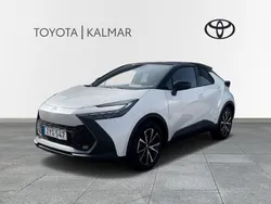 Vit Begagnad 2023 Toyota C-HR Style SUV | 389 000 kr (Bra pris)