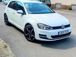Vit Begagnad 2015 VW Golf VII Halvkombi | 69 000 kr (Marknadspris)