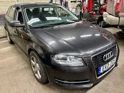 Grå Begagnad 2011 Audi A3 Sportback Attraction Halvkombi | 65 900 kr (Marknadspris)