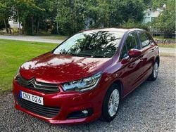 Röd Begagnad 2015 Citroën C4 Halvkombi | 55 000 kr (Bra pris)