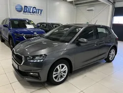 Grå Ny 2024 Skoda Fabia Selection Halvkombi | 255 900 kr (Marknadspris)