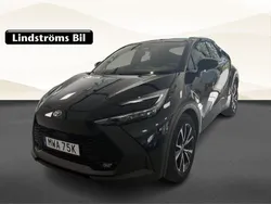 Svart Begagnad 2024 Toyota C-HR Style SUV | 429 900 kr (Marknadspris)