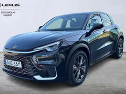 Svart Ny 2024 Lexus LBX SUV | 379 000 kr (Lite dyr)