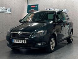Svart Begagnad 2014 Skoda Fabia Ambiente Halvkombi | 84 900 kr (Marknadspris)