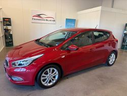 Röd Begagnad 2014 Kia Ceed EX Halvkombi | 89 900 kr (Lite dyr)