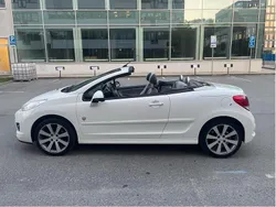 Vit Begagnad 2012 Peugeot 207 CC Cab | 84 000 kr (Lite dyr)