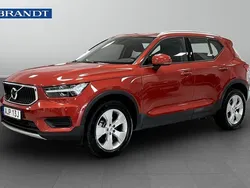 Röd Begagnad 2022 Volvo XC40 Momentum SUV | 309 900 kr (Marknadspris)