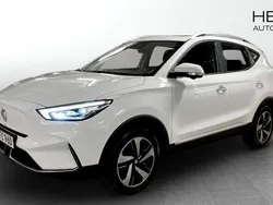 Vit (white) Begagnad 2022 MG ZS Luxury Sedan | 244 900 kr (Superpris)