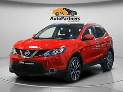 Röd Begagnad 2016 Nissan Qashqai 360º SUV | 168 900 kr (Marknadspris)