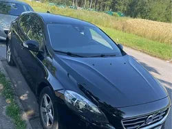 Svart Begagnad 2016 Volvo V40 Kinetic Kombi | 120 000 kr (Bra pris)