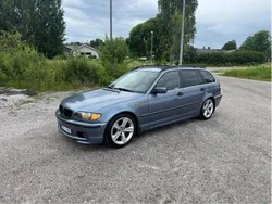 Blå Begagnad 2005 BMW 320 Kombi | 25 000 kr