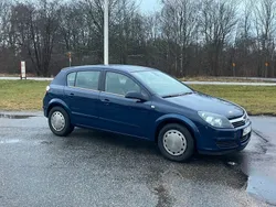 Blå Begagnad 2004 Opel Astra Halvkombi | 36 800 kr (Marknadspris)