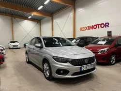 Grå Begagnad 2017 Fiat Tipo Lounge Halvkombi | 89 900 kr (Dyr)