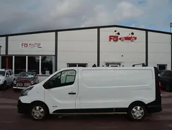 Vit Begagnad 2015 Renault Trafic Van | 94 000 kr (Lite dyr)