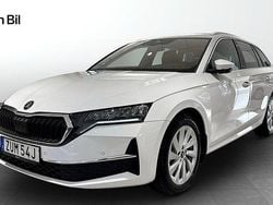 Vit Begagnad 2025 Skoda Octavia Selection Kombi | 299 900 kr (Bra pris)