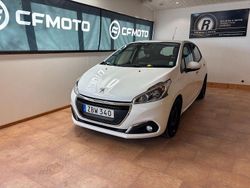 Flerfärgad (vit) Begagnad 2017 Peugeot 208 S Halvkombi | 64 900 kr (Marknadspris)