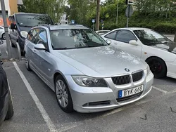 Grå Begagnad 2006 BMW 325 Advantage Kombi | 23 000 kr