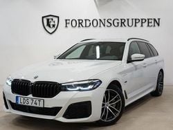 Vit Begagnad 2022 BMW 530e M Sport Kombi | 399 800 kr (Marknadspris)