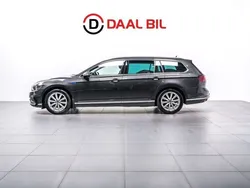 Mörkgrå (grå) Begagnad 2021 VW Passat Business Kombi | 184 700 kr (Bra pris)
