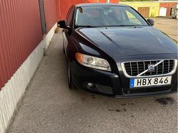 Blå Begagnad 2010 Volvo V70 Momentum Kombi | 64 900 kr (Superpris)