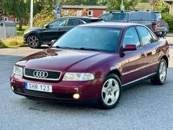 Röd Begagnad 2001 Audi A4 Sedan | 17 000 kr (Superpris)