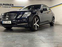 Mörkblå (blå) Begagnad 2010 Mercedes E300 Classic Sedan | 139 900 kr